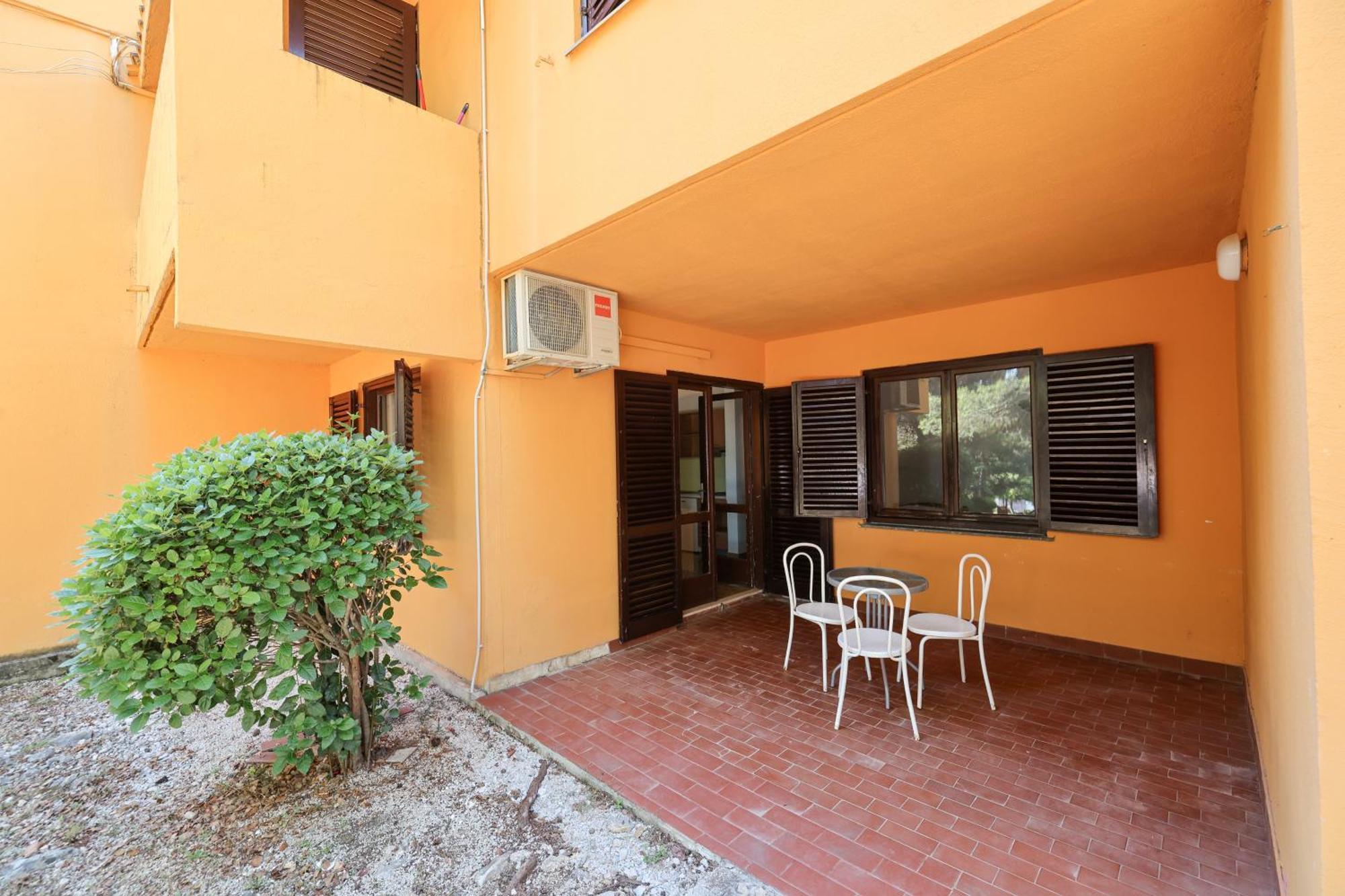 Apartments Medena Budget Trogir Eksteriør bilde