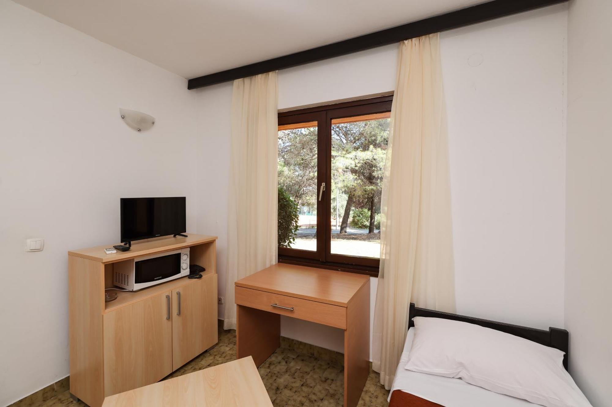 Apartments Medena Budget Trogir Eksteriør bilde