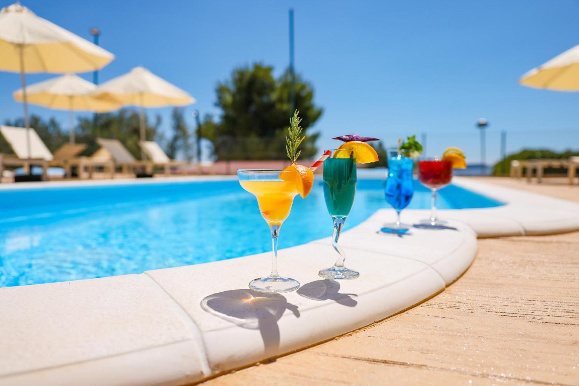 Apartments Medena Budget Trogir Eksteriør bilde