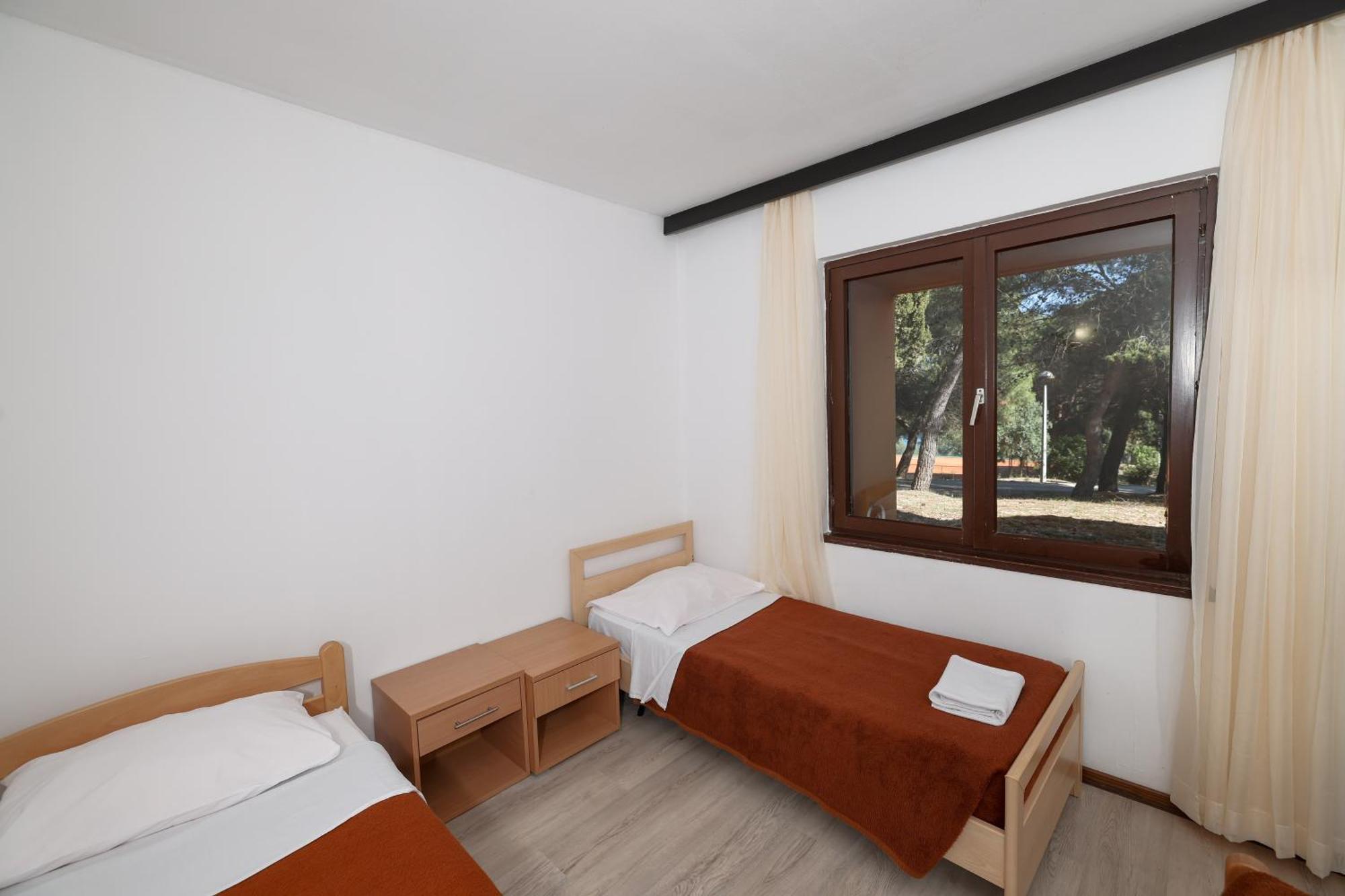 Apartments Medena Budget Trogir Eksteriør bilde